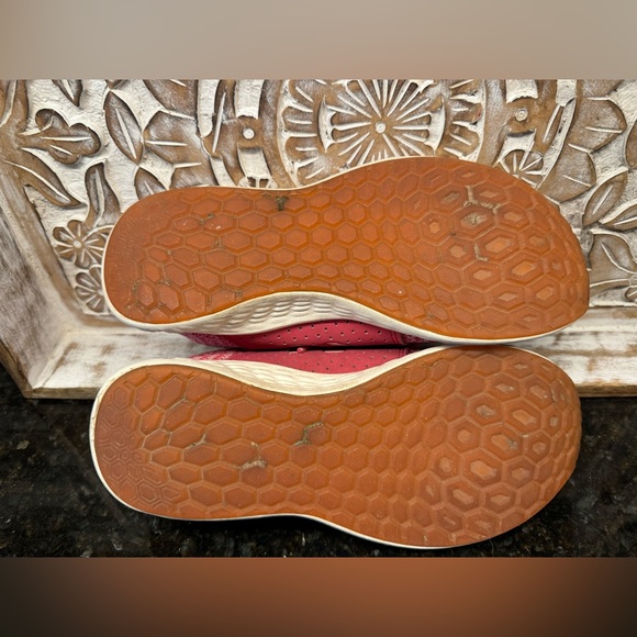 New Balance Size 5 Sneakers - Picture 5 of 6